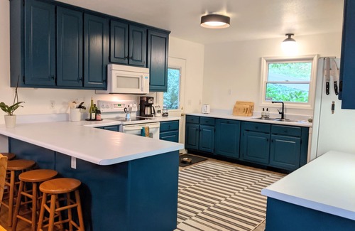 Robbinsville Casa | Beautiful 3-bedroom Lake Front Home on Lake Santeetlah