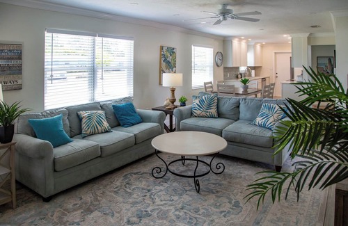 Vamo Casa | Beautiful 3 Bedroom/2 Bath with Pool, Spacious Backyard, Ocean Access.