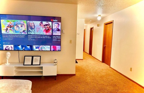 Moorhead Condominio | Beautiful 3-bedroom condo in Moorhead with WiFi