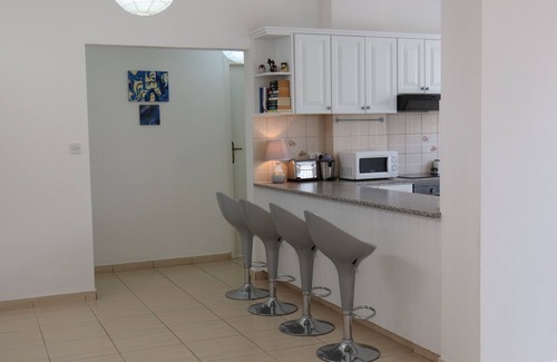 Neo Chorio Villa | Hermosa villa con vistas panorámicas y al mar y piscina climatizada *