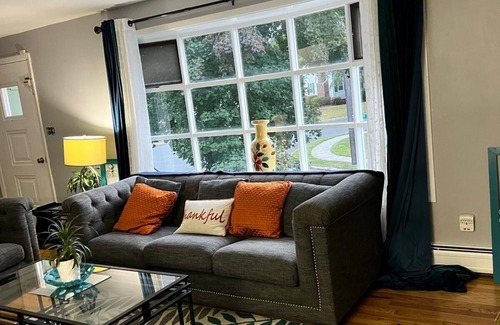 Stratford Apartamento | Beautiful 3 Bedroom Home Stratford CT Close to Train, I95, Beach & Shopping