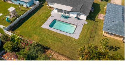 Caloosahatchee Casa | Beautiful 3 Bedroom House