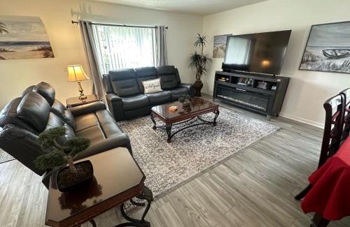 Haines City Casa | Beautiful 3-Bedroom Pool Villa in Southern Dunes