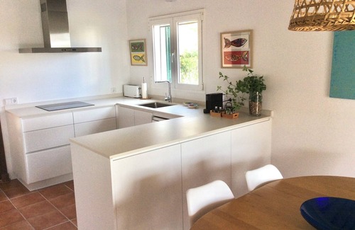 Binisafua Villa | Villa encantadora de 3 Habitaciones con piscina privada y vistas al mar