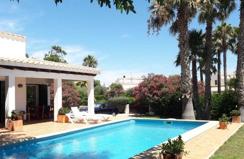 Binisafua Villa | Villa encantadora de 3 Habitaciones con piscina privada y vistas al mar