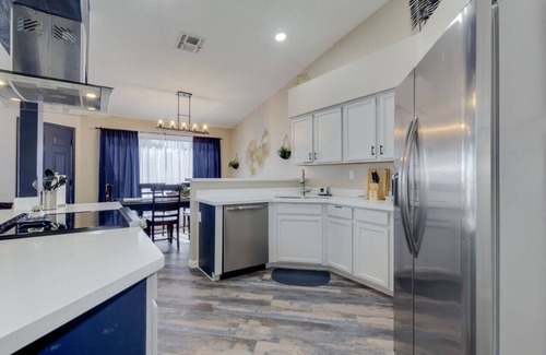 Garden Lakes Landing Casa | Beautiful 3 bedroom with private heated pool.