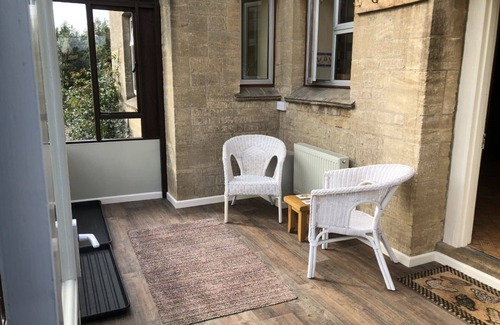 Dowdeswell Casa | Beautiful 3 Bedroomed Cotswolds Farmhouse