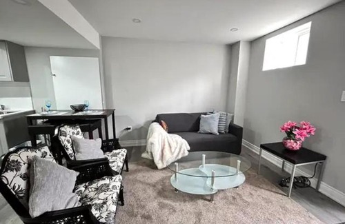 Brampton Apartamento | Beautiful 3 bedrooms/ Full bathrooms Entire Place