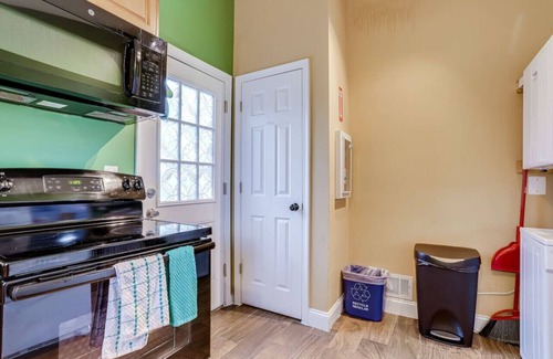 Alexandria West Apartamento | Beautiful 3 bedrooms and 2 baths with free parking