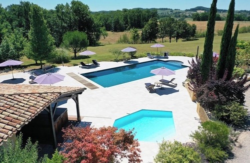 Salles Villa | Beautiful 3 bedroom house with swimming pool and tennis court
