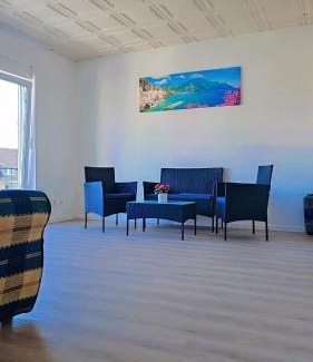 Rhein-Erft-Kreis District Apartamento | Beautiful 3 Room big Apartment with kitchen and Balcony