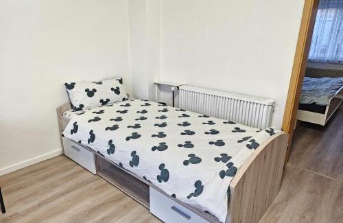 Rhein-Erft-Kreis District Apartamento | Beautiful 3 Room big Apartment with kitchen and Balcony