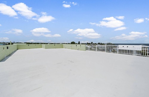 Sexton Cove Estates Casa | Beautiful 3 story home with roof top patio amazing sunsets!