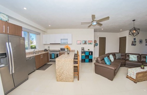 Las Jarretaderas Apartamento | Beautiful 3B/2Ba Spacious Ground Corner Condo!