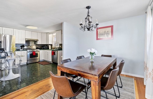 Waltham Apartamento | Beautiful 3BD/1BA apartment W Parking 6340