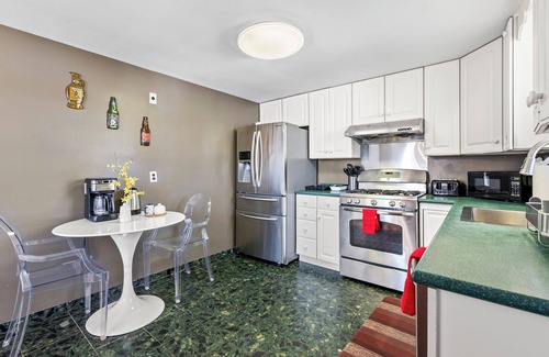 Waltham Apartamento | Beautiful 3BD/1BA apartment W Parking 7313