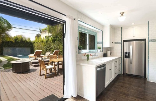 Pico - Robertson Casa | Beautiful 3BR Home w/Pool & Jacuzzi Prime LA Stay