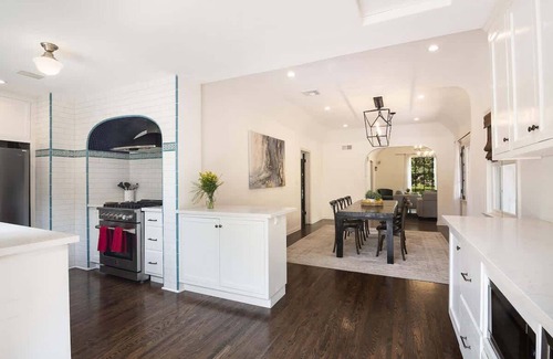 Pico - Robertson Casa | Beautiful 3BR Home w/Pool & Jacuzzi Prime LA Stay