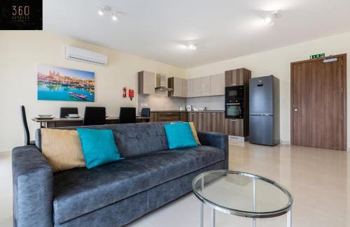 Marsaxlokk Apartamento | Beautiful 3BR home with private balcony with WIFI & AC by 360 Estates