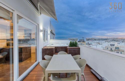 Gzira Apartamento | Beautiful 3BR Triplex penthouse with Hot-Tub by 360 Estates