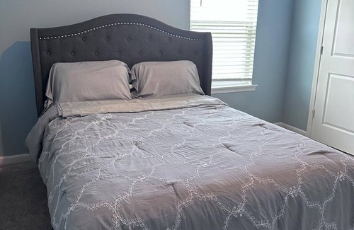 Buechel Casa | Beautiful 4 bd,2.5 bath, Family Friendly, great location, quiet neighborhood.