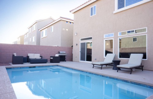 Enterprise Casa | Hermoso 4 bd / 2. 5 baños en casa. A 5 minutos del Strip, del estadio Allegiant y del aeropuerto.