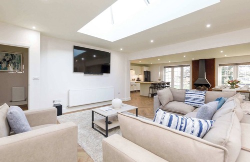 Ford Casa | Beautiful 4-Bed Close to South Downs & Goodwood