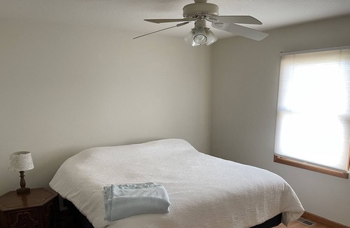 Sylvania Casa | Beautiful 4 Bed, Game Room, Fire Pit, Backyard