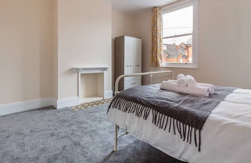 Pontrilas Casa | Beautiful 4 Bed House Worcester City Centre