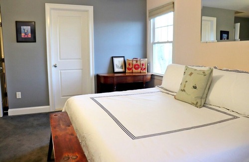 Jamestown Casa | Beautiful 4-Bed Jamestown Colonial - 5 Min. To Newport