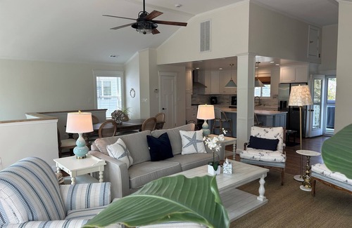 Dam Neck Casa | Beautiful 4-Bedroom, Renovated, Oasis in Croatan Beach