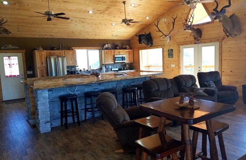 Corral Cabina | Beautiful 4-bedroom cabin with WiFi, AC in superb Fairfield