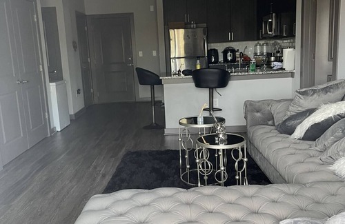 Jonesboro Condominio | Beautiful 4 Bedroom Condo In Midtown ATL ✨