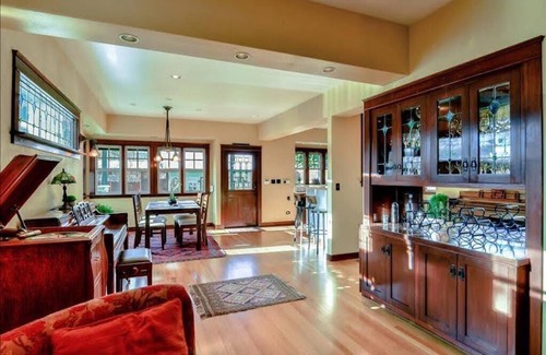 Queen Anne Casa | BEAUTIFUL 4 bedroom craftsman in the heart of Queen Anne!