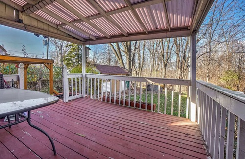 Brossard Casa | Beautiful 4 bedroom house with cozy patio 10 minutes from Montreal!