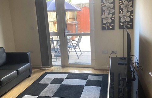 West Thurrock Casa | Beautiful 4 Bedroom Home With Parking by Lakeside