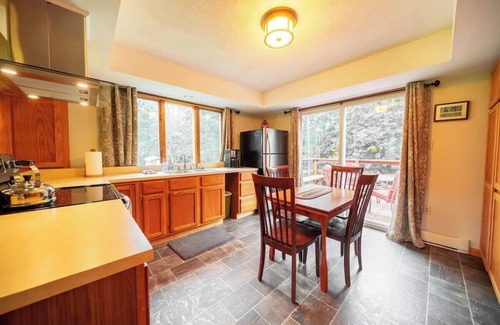 Harman Casa | Beautiful 4-bedroom house in peaceful Dryfork with WiFi.