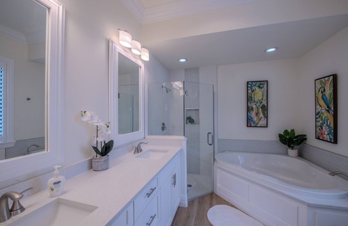 Naples Park Casa | Beautiful 4 Bedroom House with Pool and Spa
