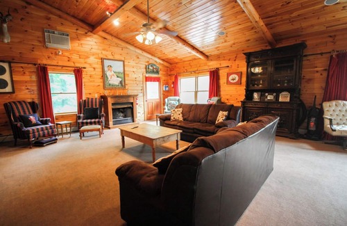 Fishs Eddy Casa | Beautiful 4-bedroom house with WiFi, AC in welcoming Fishs Eddy
