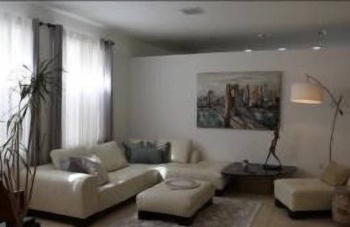 Jog Road Apartamento | Beautiful 4 Br. Single family (230645) by Houzlet