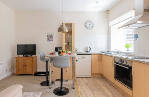 Saltash Cabaña | Beautiful 4* Cottage in a peaceful, rural setting with Country Club membership.