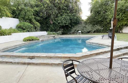 Woodland Hills Casa | Beautiful 4BD and 3BA Pool Jacuzzi Vacation Home