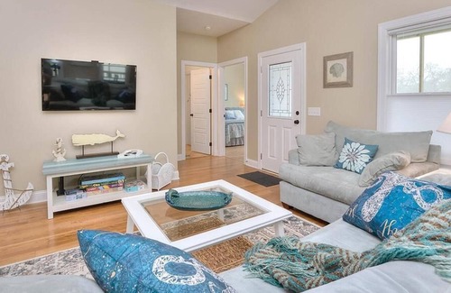 Tranquil Harbour Casa | Beautiful-4BR/3BA Home w/ Foosball,Air Hockey,Golf Cart Rental,Bicycles,Sleeps10