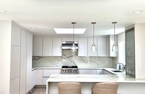Quogue Casa | Beautiful 4BR contemporary in Quogue...quiet cul-de-sac minutes from the beach!