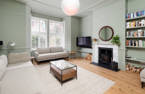 Crouch End Casa | Beautiful 4BR Home in Vibrant Haringey