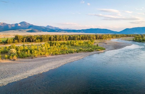 Livingston Casa | Beautiful 4BR Home on the Yellowstone River