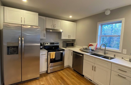 Forestdale Casa | Beautiful 4BR Lake Front House