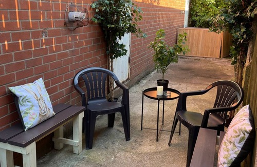 Huyton Apartamento | Beautiful 5 bed apartment with outdoor courtyard, sleeps 8