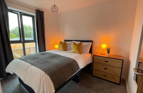 Failsworth Casa | Beautiful 5 Bed House in Manchester by PureStay