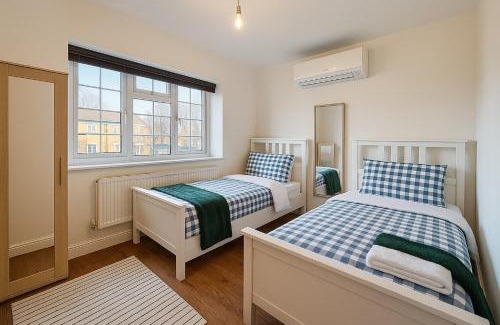 Wormholt and White City Casa | Beautiful 5 bedroom house in central london
